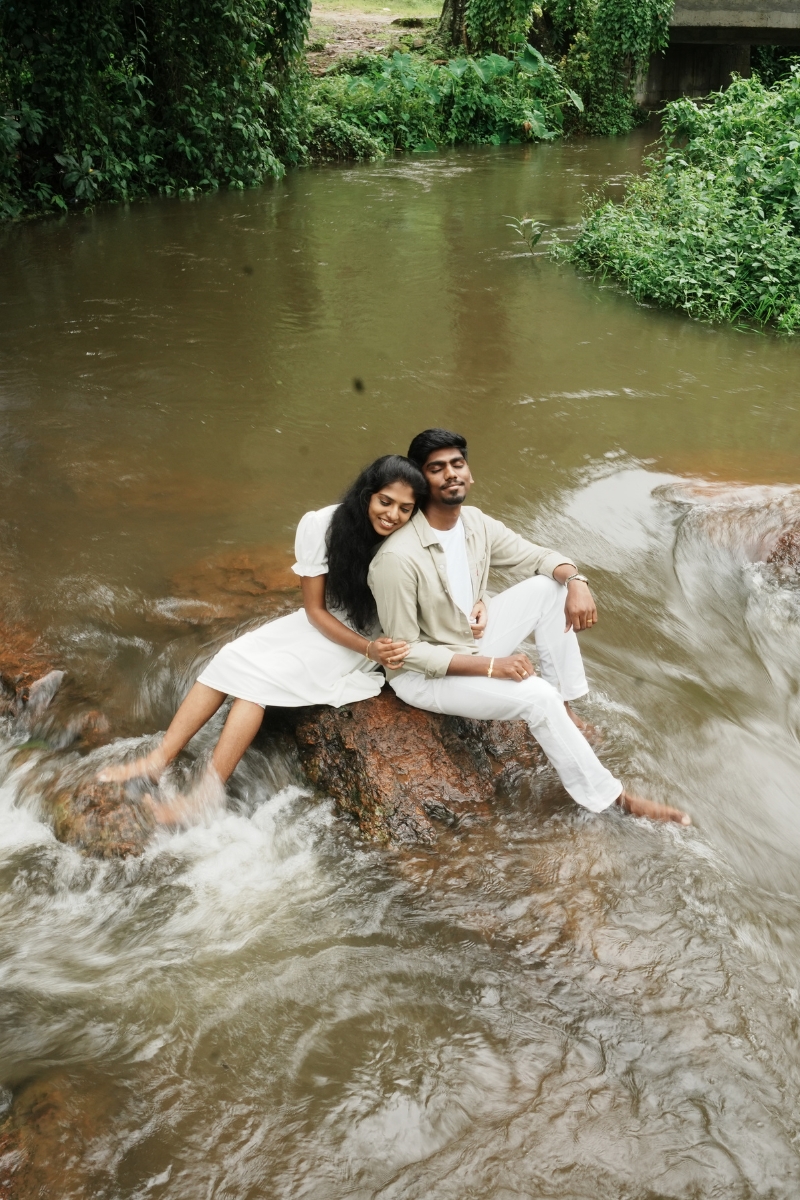 Pradeesh & Swetha Moment 3